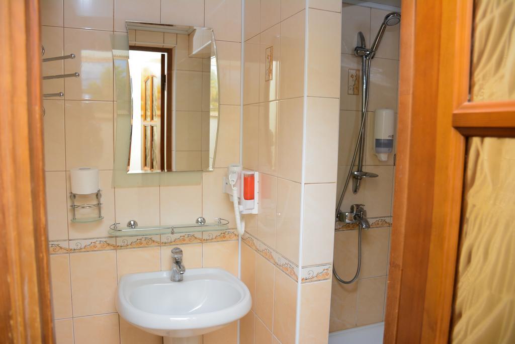 Bazar Motel Chişinău Esterno foto