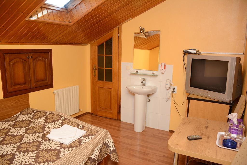 Bazar Motel Chişinău Esterno foto